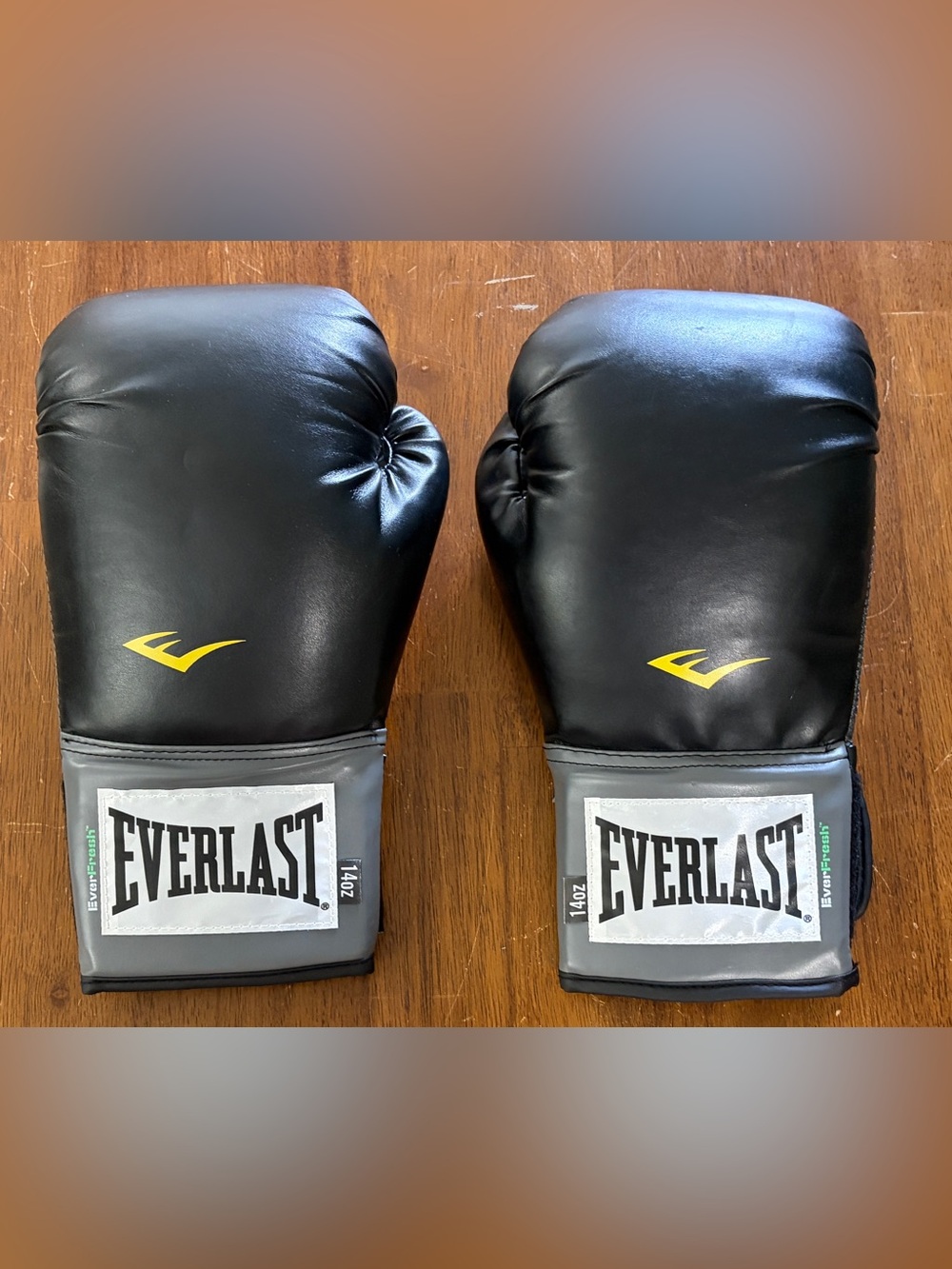 Everlast Training Boxing Sparring Gloves 14oz Black/Gray- Excellent Condition - Picture 2 of 9